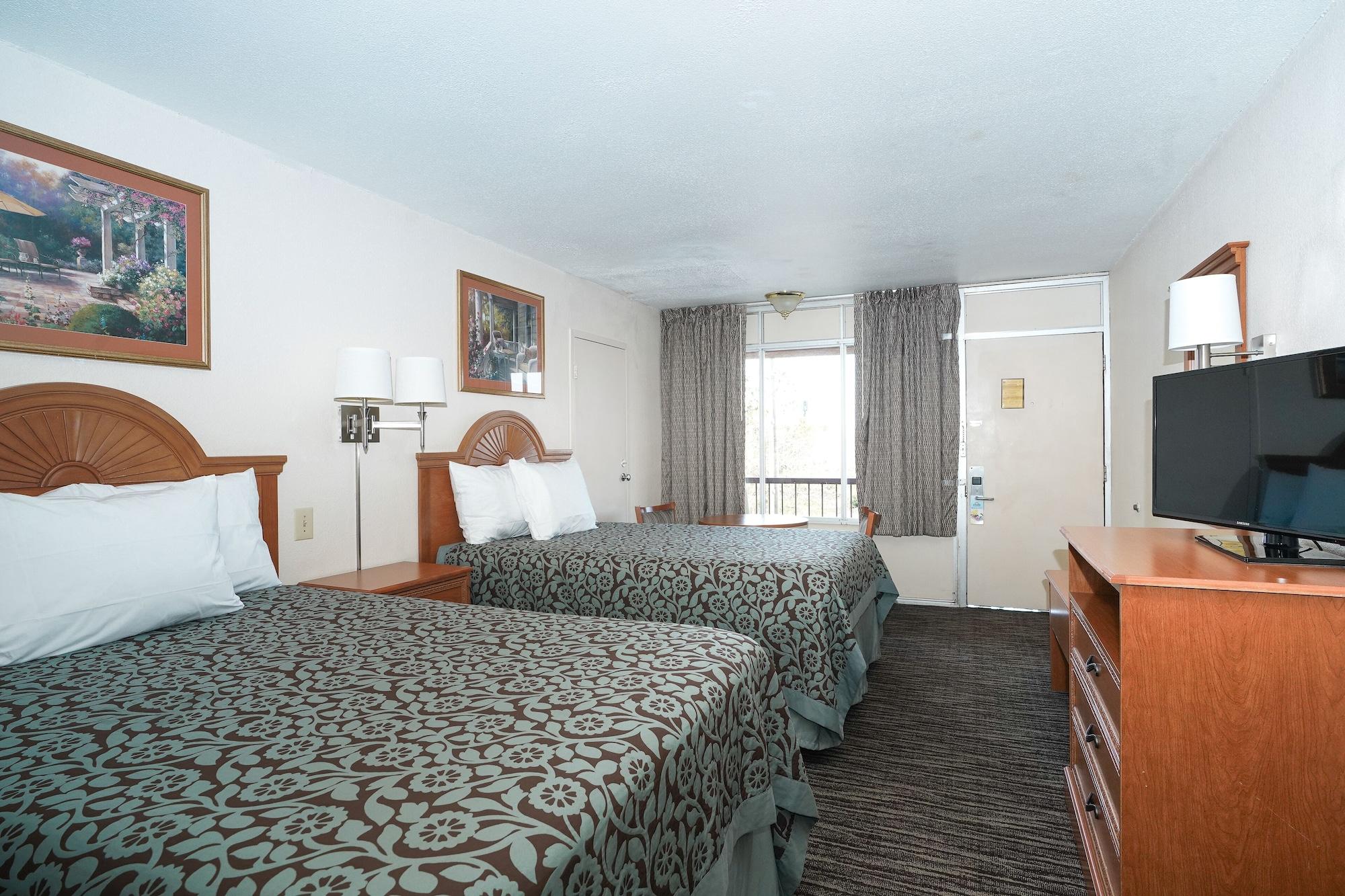 Days Inn By Wyndham Lake City I-75 Εξωτερικό φωτογραφία