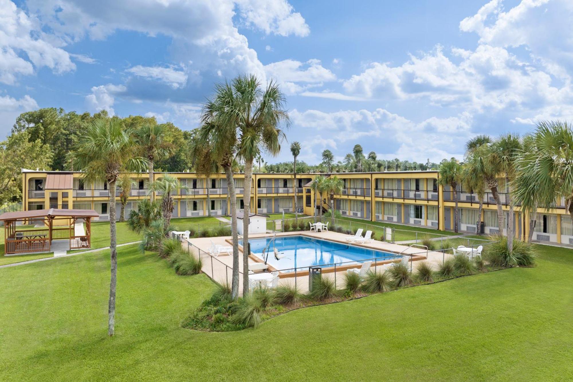 Days Inn By Wyndham Lake City I-75 Εξωτερικό φωτογραφία