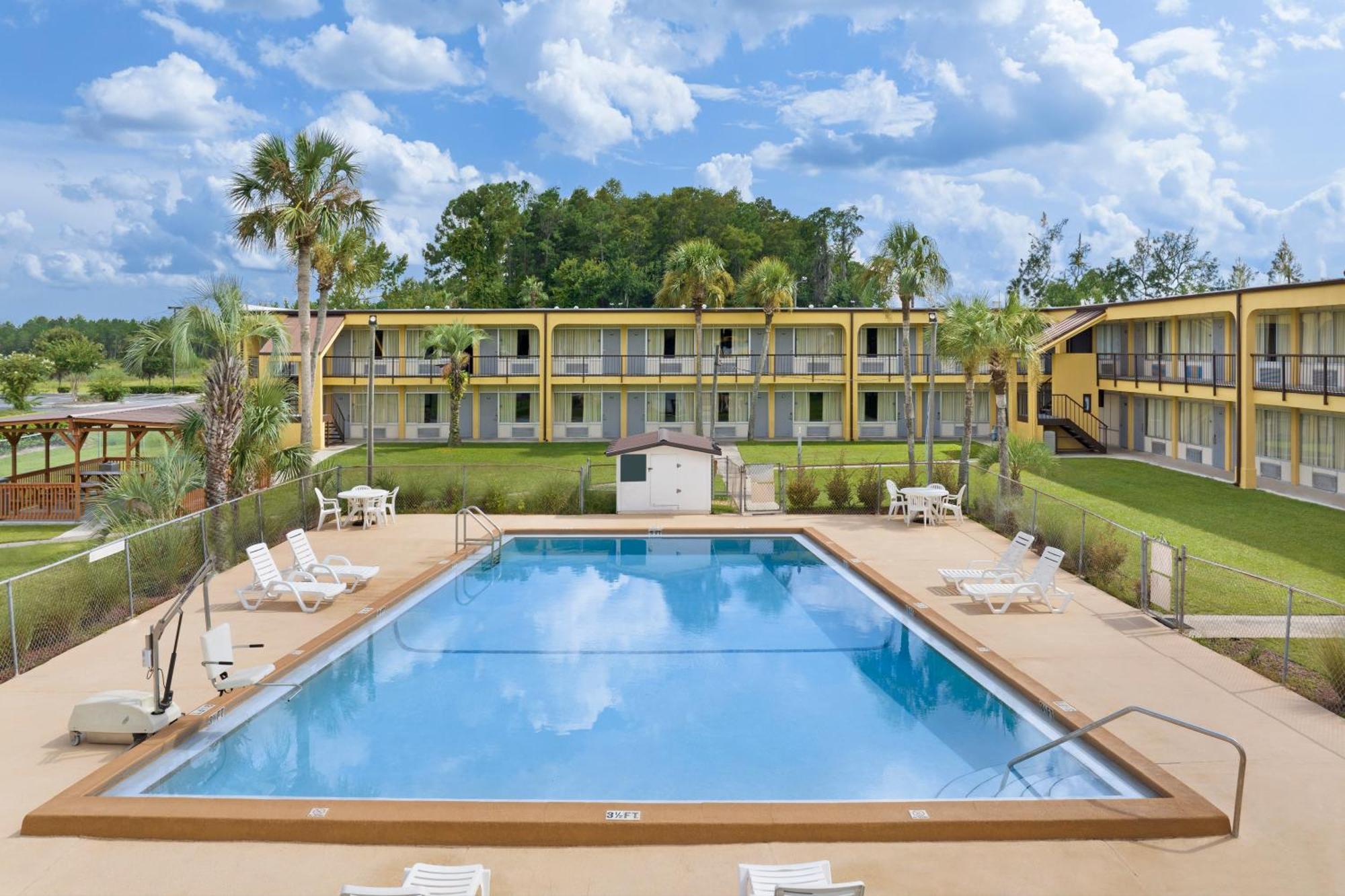 Days Inn By Wyndham Lake City I-75 Εξωτερικό φωτογραφία